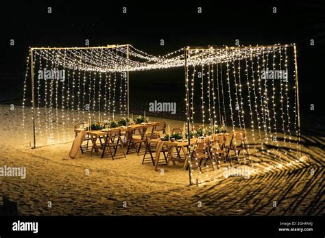 Romantic Beach Dinner Setup എന്നതിനുള്ള ഇമേജ് ഫലം
