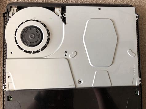 How to Open a PS4 Slim to Clean It に対する画像結果