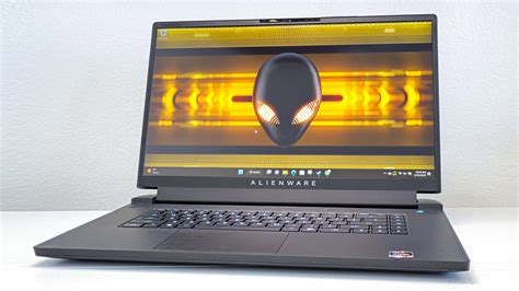 Afbeeldingsresultaten voor Alienware M17 R5 White