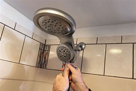 Toradh íomhá ar How to Replace an Old Shower Head