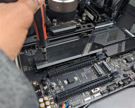 Toradh íomhá ar Installing SSD in Desktop