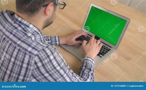 Back View Guy Computer に対する画像結果