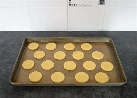Super Simple Cheese Biscuits | Kitchen Mason