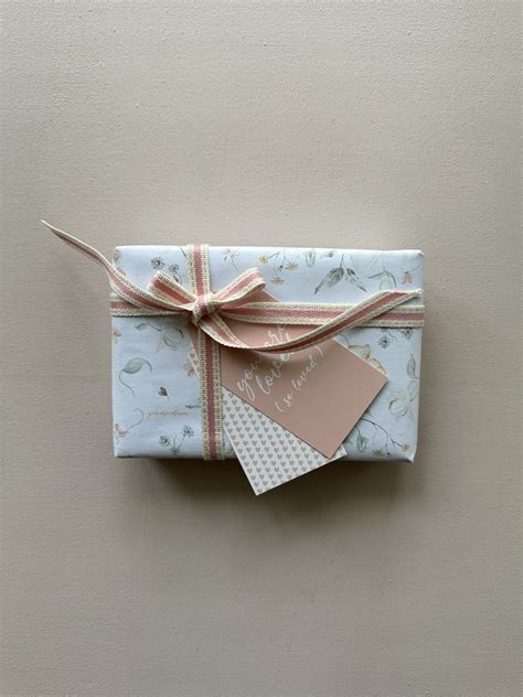 Toradh íomhá ar Gift Tag Thread Bundle