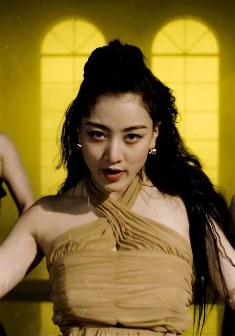 Jihyo Pic with Crown に対する画像結果