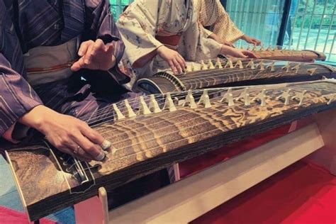Traditional Japanese String Instruments に対する画像結果