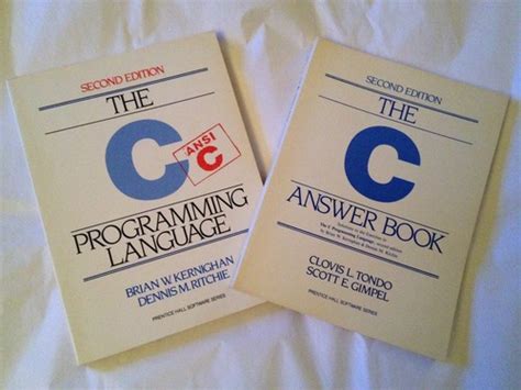 Toradh íomhá ar C Programming Language Book Face