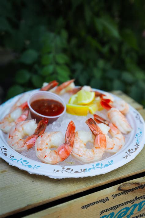 Large Shrimp Cocktail に対する画像結果