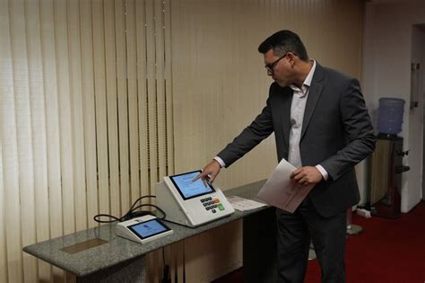 Toradh íomhá ar Voting Machine Brazil