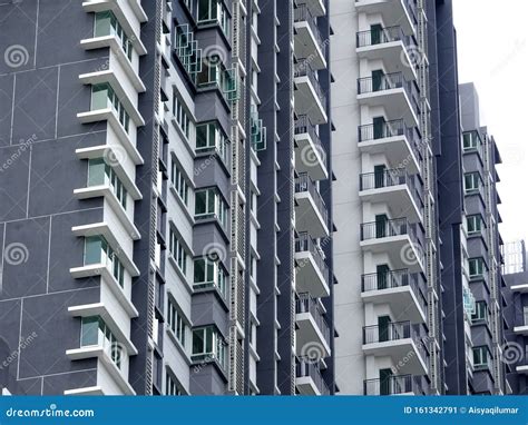 Modern Apartment Building High-Rise に対する画像結果