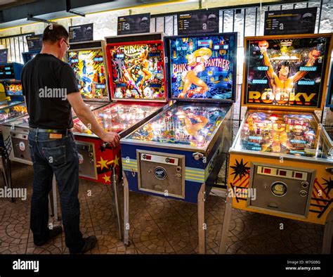 Side View of Pinball Table に対する画像結果