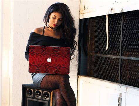 MacBook Leather Python Case に対する画像結果