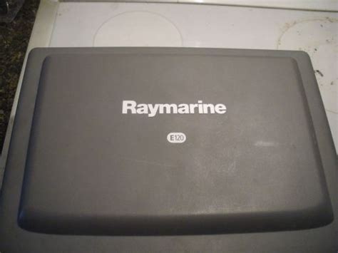 Raymarine GPS E120 Chartplotter に対する画像結果