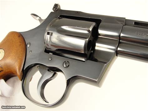 Toradh íomhá ar Colt Python Royal Blue Gold Lining