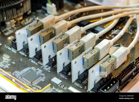 Computer Network Card Being Installed-साठीचा प्रतिमा निकाल