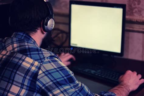 Someone Happy Behind a Computer に対する画像結果