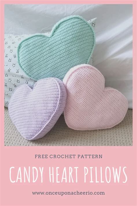 Toradh íomhá ar Free Heart Pillow Sewing Pattern