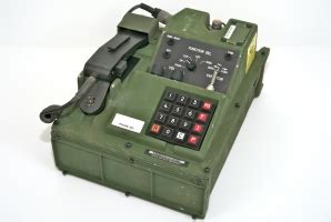 Afbeeldingsresultaten voor Army Portable Encryption Device