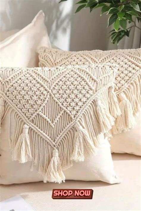 How to Crochet Throw Pillow Covers Tutorial に対する画像結果