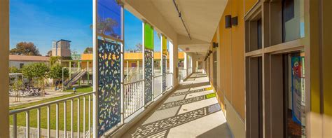 Toradh íomhá ar Watts Learning Center