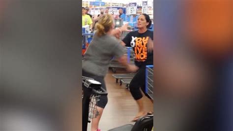 Fights at Walmart に対する画像結果