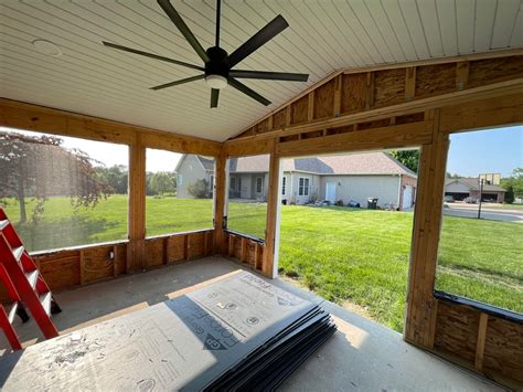 Mold in Computer Screen に対する画像結果