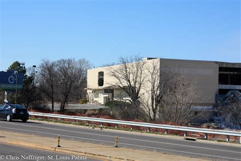 Crestwood Mall Dead Mall に対する画像結果