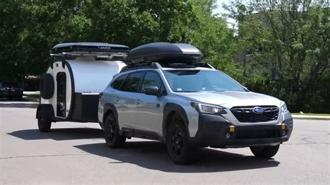 Toradh íomhá ar Subaru Outback Towing Small Trailer