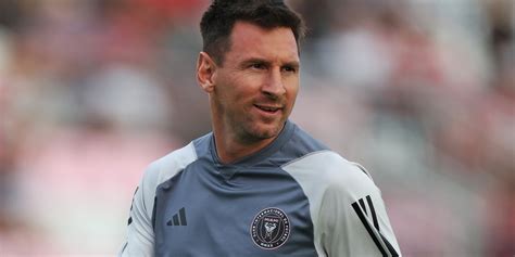 Toradh íomhá ar Messi Update