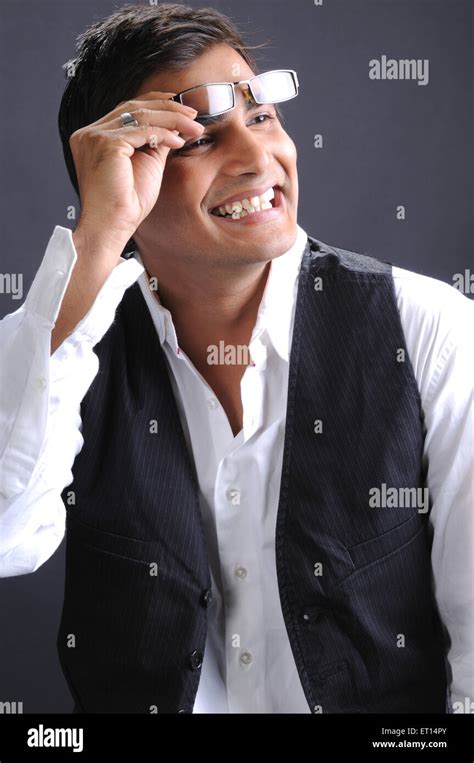 Bildergebnis für Modeling Spectacles Man