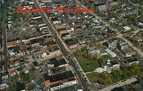 Toradh íomhá ar Digital Multimeter Measuring Voltage