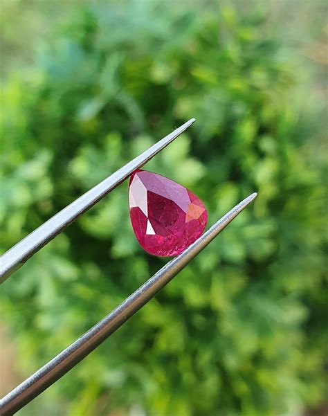 Toradh íomhá ar ruby pear shape