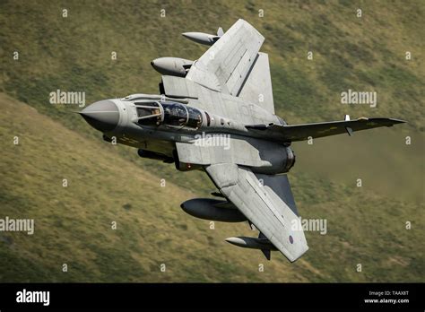 Toradh íomhá ar Tornado Mach Loop