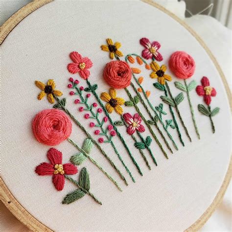 Simple Embroidery Flower Designs に対する画像結果