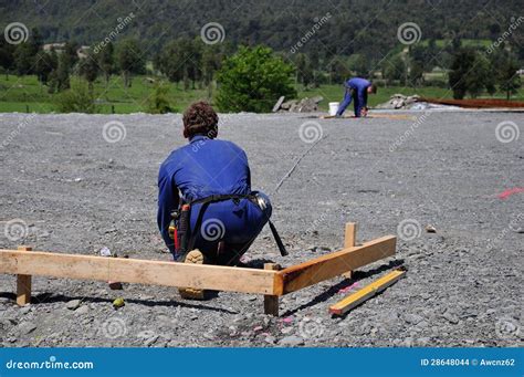 Toradh íomhá ar Process of Setting Out a Building