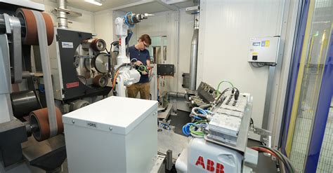 Toradh íomhá ar ABB Roboter Programmieren