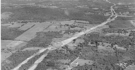 Toradh íomhá ar Digital Multimeter Measuring Voltage