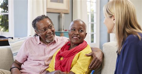 Senior Care Social Worker に対する画像結果