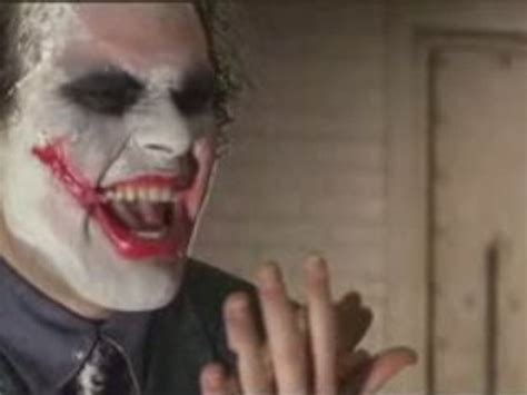 Toradh íomhá ar Batman Interrogation