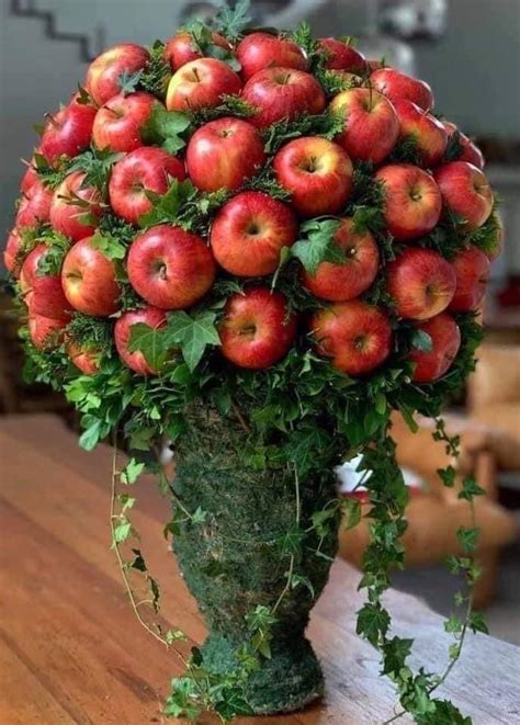 Fruit Table Centerpieces に対する画像結果