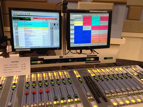 Radio Station Soundboard に対する画像結果