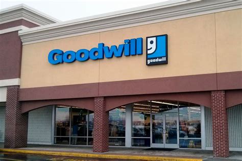 Résultat d’images pour Goodwill Storefront