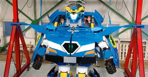 Living Transformers Giant Robots に対する画像結果