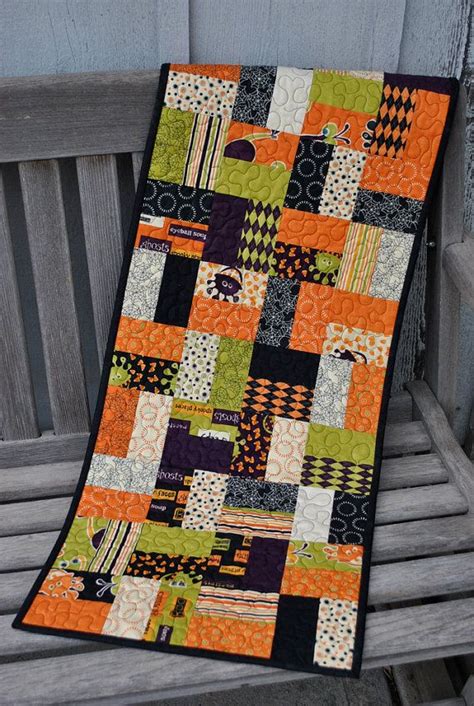 Toradh íomhá ar Halloween Table Runner Patterns Free