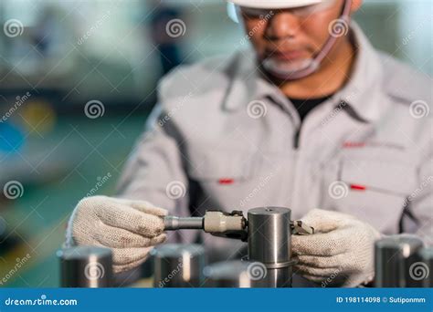 Toradh íomhá ar Using an Outside Micrometer