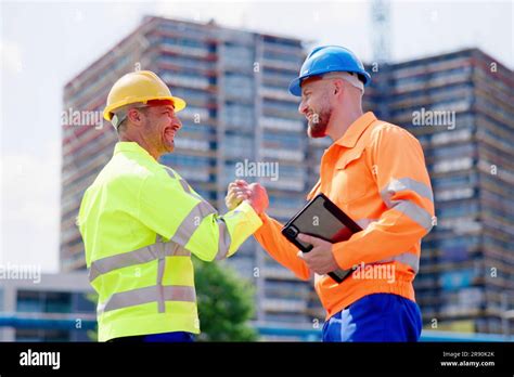 Toradh íomhá ar Software Engineer Handshake