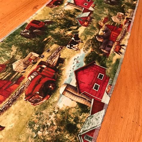 Red Pickup Spring Table Runner に対する画像結果