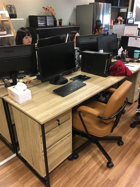 Résultat d’images pour Computer Work Table
