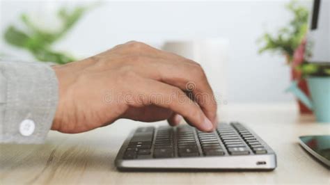 Computer Typing Keyboard Desktop に対する画像結果