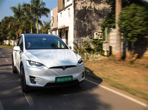 Tesla Model X Price in India に対する画像結果